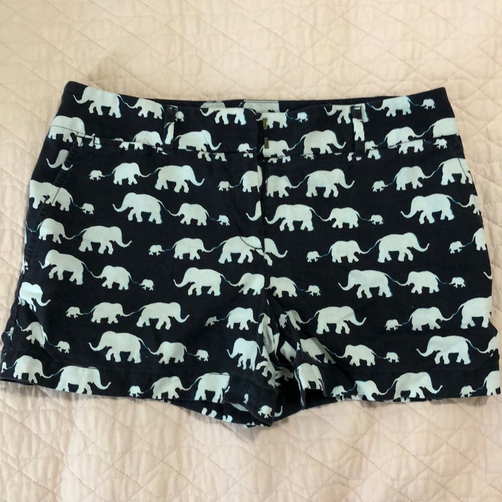 Ann Taylor loft  black and white riviera shorts shorts size 4. Elephant shorts.